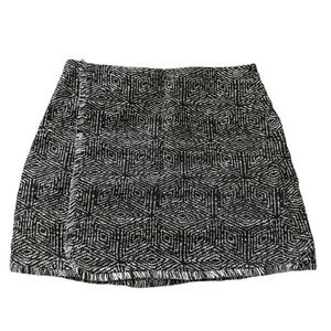 Banana Republic women's size 12 black and white tweed skirt